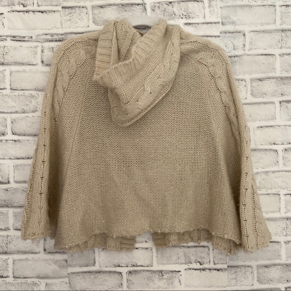 Max Short Cape with detail buttons, Tan size Small - Picture 6 of 7